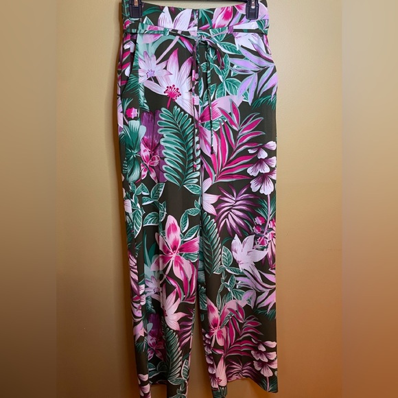 New York & Company Floral Pants - Size 0 - Picture 2 of 11